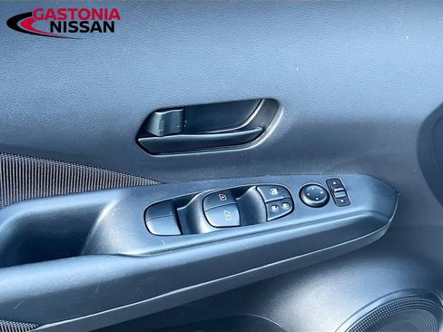 Used 2020 Nissan Kicks S image 22