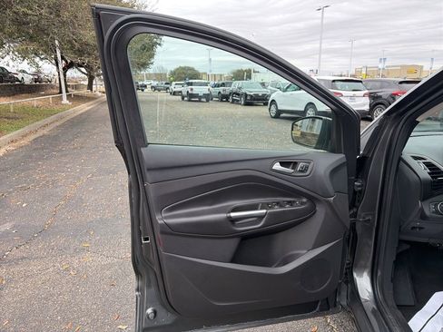 Used 2016 Ford Escape Titanium image 9