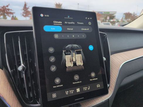 New 2026 Volvo XC60 B5 Plus w/ Protection Package Premier image 21