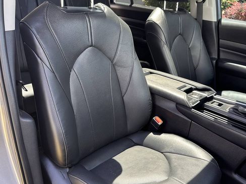 Used 2025 Toyota Grand Highlander AWD Hybrid image 23