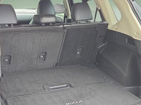 Used 2022 Nissan Rogue Platinum w/ Head-Up Display Package image 8