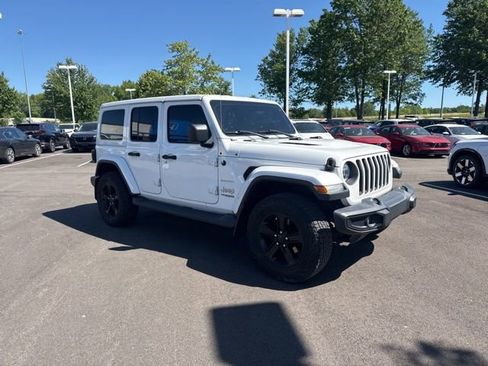 Used 2019 Jeep Wrangler Unlimited Sahara w/ Uconnect 4C Nav & Sound Group AWD/4WD image 6