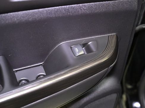 Used 2023 GMC Acadia SLT image 50