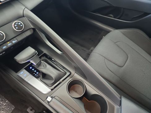 New 2026 Hyundai Elantra SE FWD image 25