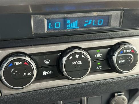 Used 2022 Toyota Tacoma SR5 w/ Black Out Package (TMS) AWD/4WD image 17