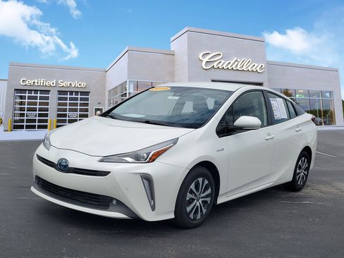 Used 2019 Toyota Prius XLE AWD/4WD image 1