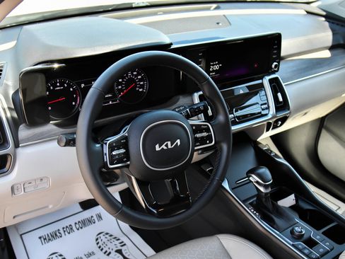 Used 2023 Kia Sorento EX FWD image 16