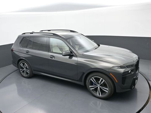 New 2026 BMW X7 xDrive40i w/ M Sport Package AWD/4WD image 30