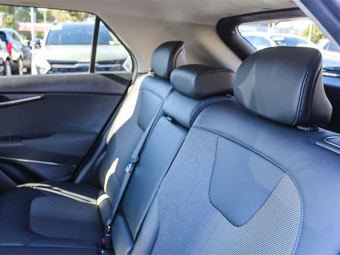 Used 2023 Kia Niro EX image 26