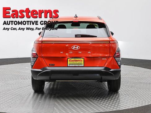 Used 2024 Hyundai Kona SEL AWD/4WD image 6