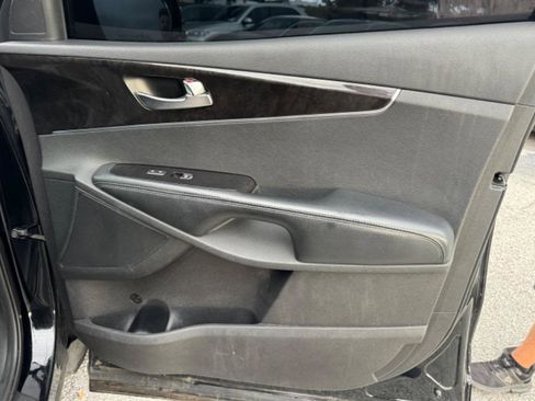 Used 2016 Kia Sorento EX w/ EX Premium Package image 17