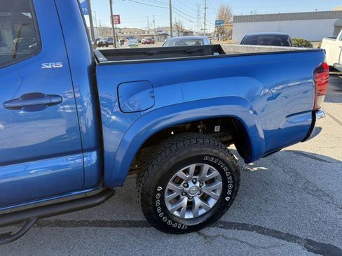 Used 2018 Toyota Tacoma SR5 image 13