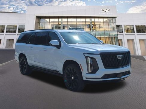 Used 2026 Cadillac Escalade ESV Platinum Sport w/ LPO, ONYX Package AWD/4WD image 3