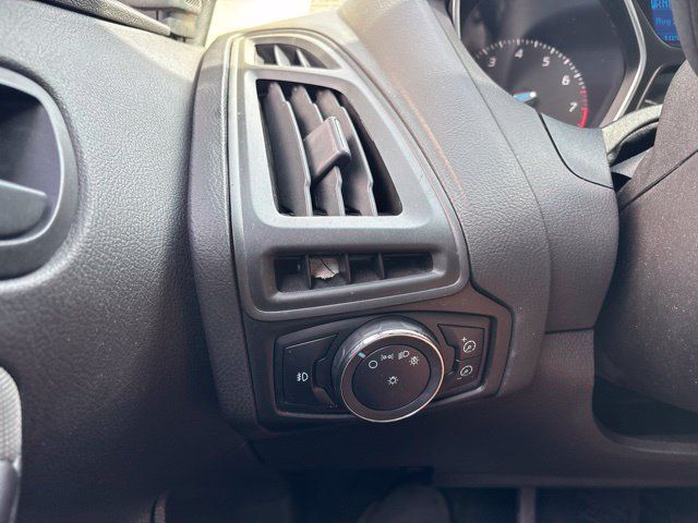 Used 2012 Ford Focus SE FWD image 17