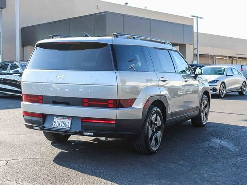 Certified 2025 Hyundai Santa Fe SEL image 11