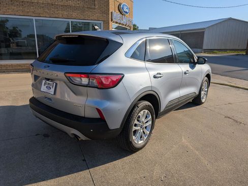 Used 2022 Ford Escape SE image 7