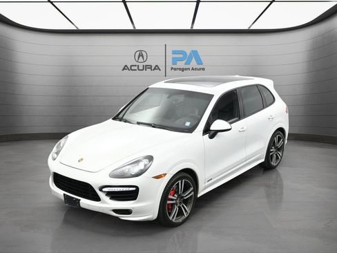 Used 2014 Porsche Cayenne GTS image 16