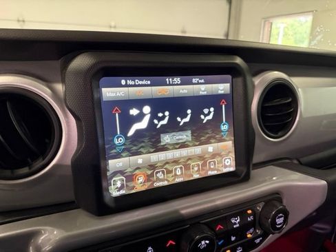 Used 2022 Jeep Gladiator Sport AWD/4WD image 17