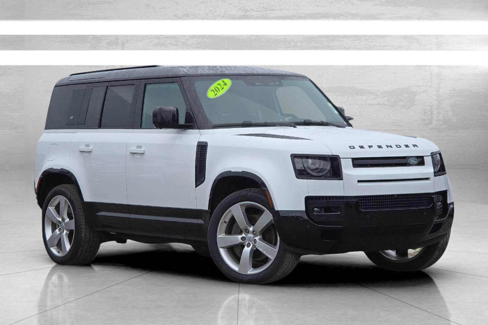 Used 2024 Land Rover Defender 110 X-Dynamic SE AWD/4WD image 2