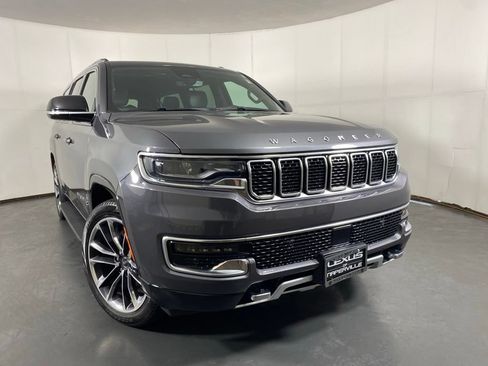 Used 2023 Jeep Wagoneer L Series II w/ Premium Group I AWD/4WD image 5
