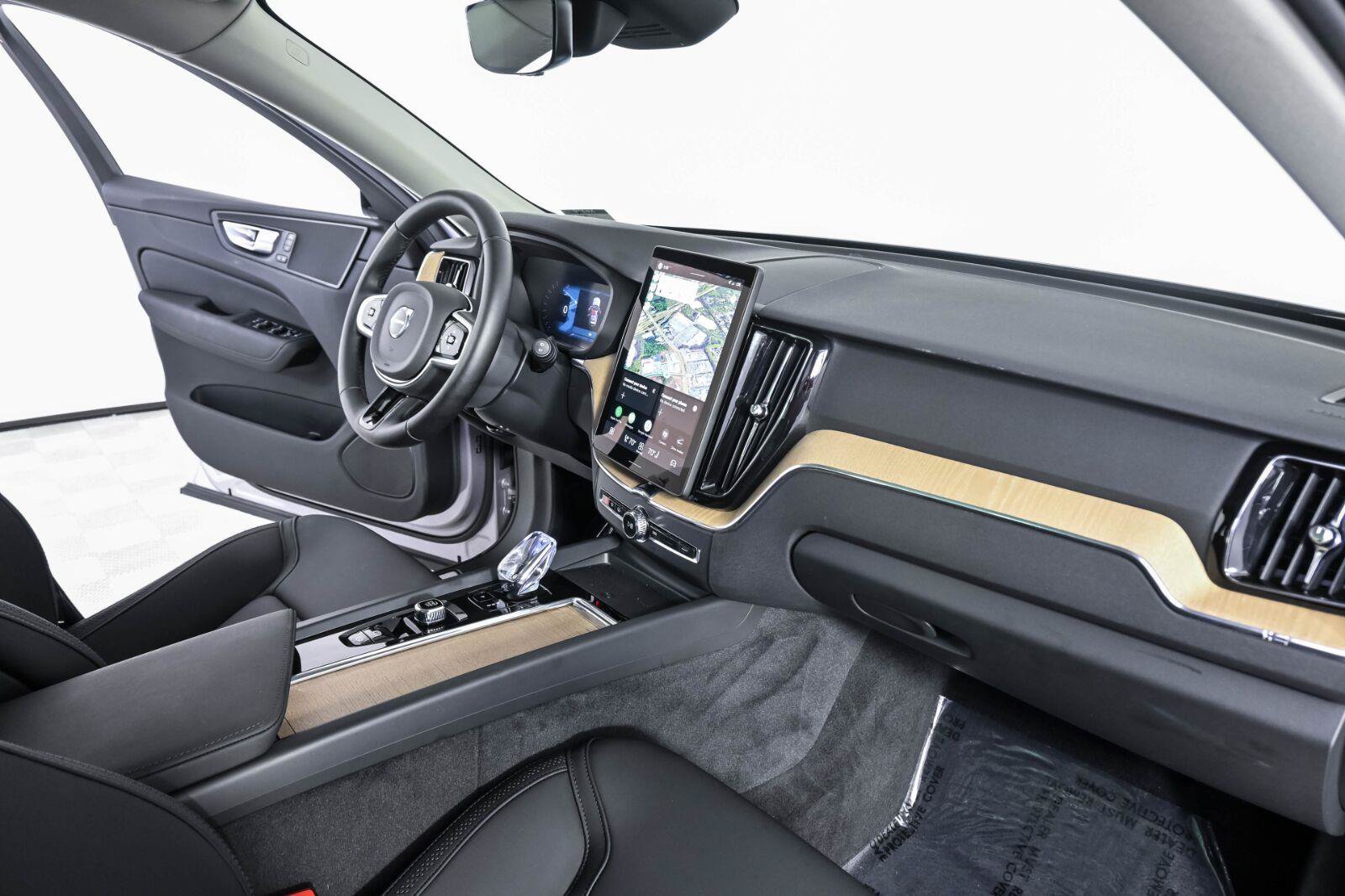 Certified 2026 Volvo XC60 B5 Plus AWD/4WD image 22