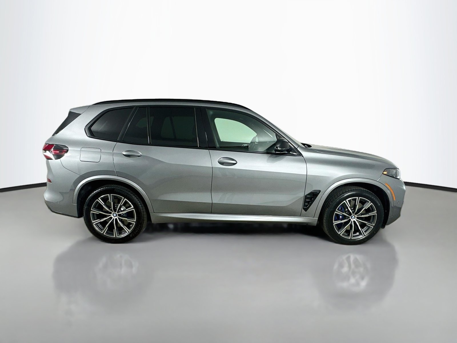 Used 2026 BMW X5 M60i AWD/4WD image 4