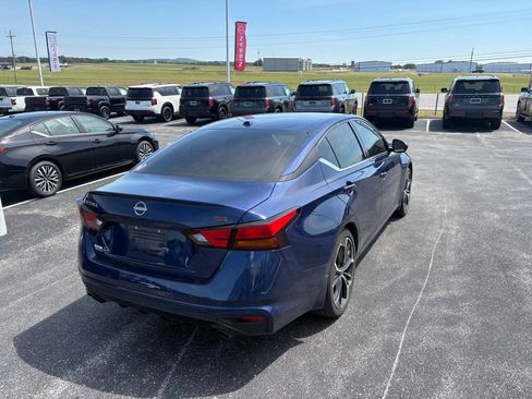 Used 2024 Nissan Altima 2.5 SR w/ SR Premium Package FWD image 5