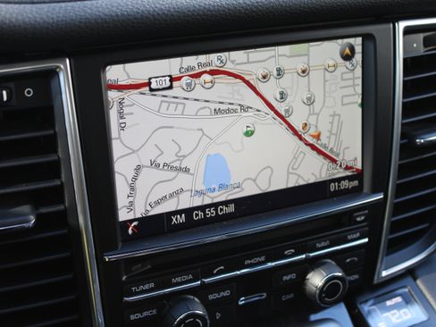 Used 2013 Porsche Panamera S image 20