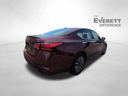 Used 2024 Nissan Altima 2.5 SV FWD image 4