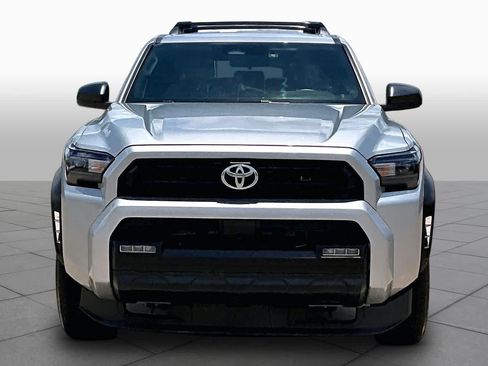 Used 2025 Toyota 4Runner SR5 AWD/4WD image 4