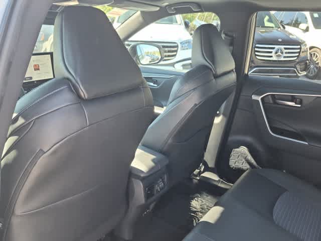 Used 2023 Toyota RAV4 XSE AWD/4WD image 17