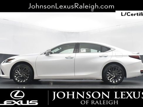 Certified 2025 Lexus ES 300h Ultra Luxury w/ Accessory Package (Z2) image 17