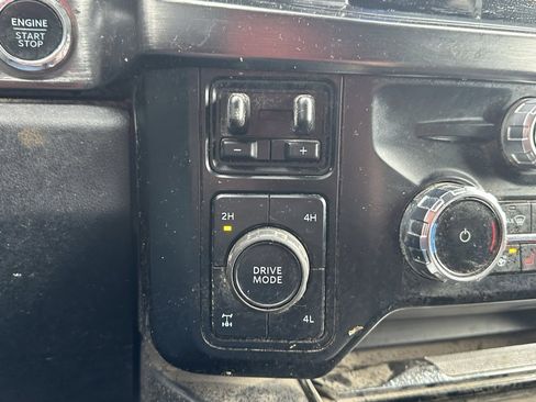 Certified 2024 Ford F250 Lariat w/ Lariat Ultimate Package image 32