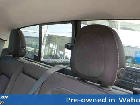 Used 2022 Chevrolet Colorado LT w/ LT Convenience Package image 19