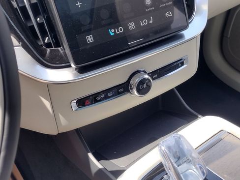 New 2026 Volvo XC90 B5 Ultra w/ Protection Package image 17