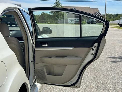Used 2013 Subaru Legacy 2.5i AWD/4WD image 17