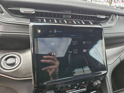 Used 2024 Jeep Grand Cherokee L Limited w/ Luxury Tech Group II image 20