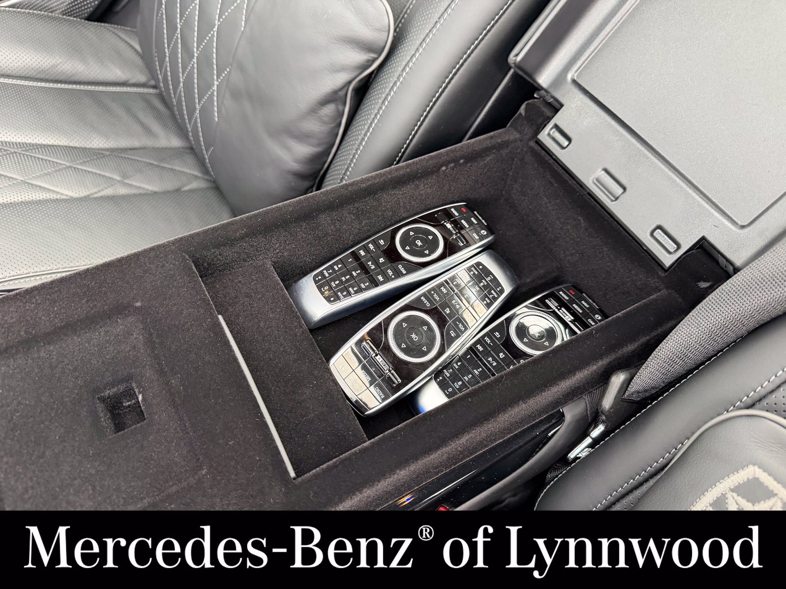 Used 2017 Mercedes-Benz Maybach S 550 4MATIC image 20