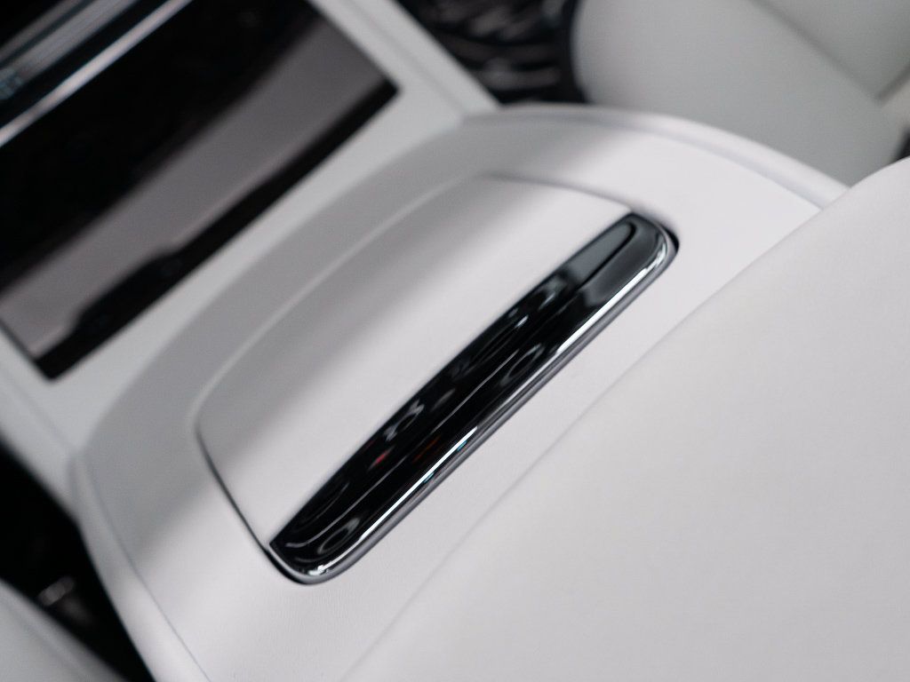 Certified 2023 Rolls-Royce Phantom Sedan RWD image 40