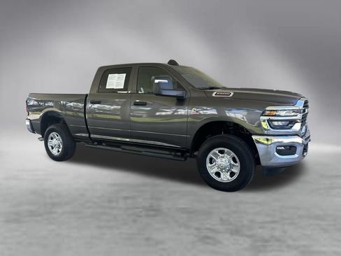 Used 2025 RAM 2500 Tradesman AWD/4WD image 2