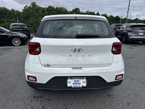 New 2026 Hyundai Venue SE FWD image 6