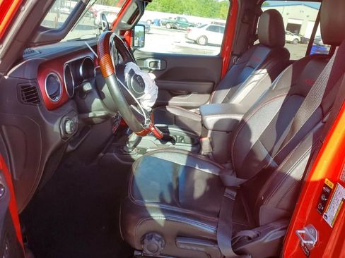 Used 2022 Jeep Gladiator Rubicon w/ Cold Weather Group AWD/4WD image 7
