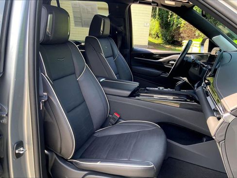 Used 2024 Cadillac Escalade Sport w/ LPO, ONYX Package AWD/4WD image 7