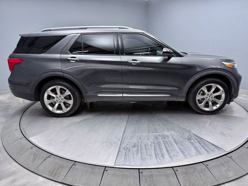 Used 2020 Ford Explorer Platinum w/ Premium Technology Package image 4