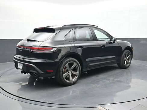 Certified 2025 Porsche Macan AWD/4WD image 23