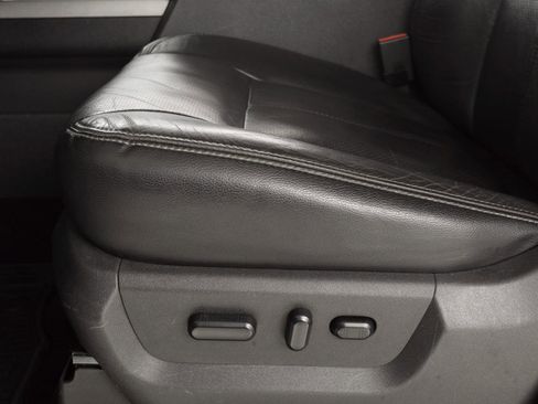 Used 2015 Ford F250 Lariat w/ Chrome Package image 30