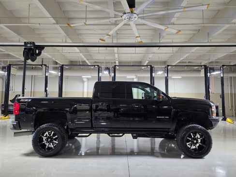 Used 2015 Chevrolet Silverado 2500 LT w/ LT Convenience Package image 8