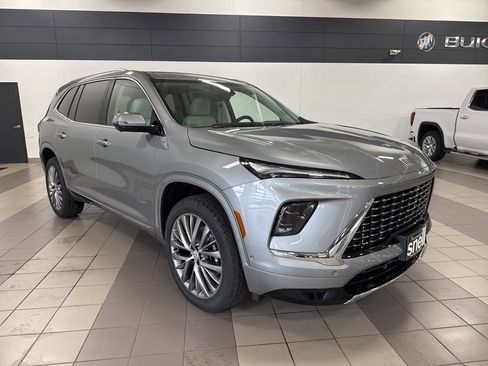 Used 2026 Buick Enclave Avenir AWD/4WD image 9