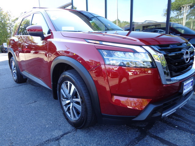 Used 2024 Nissan Pathfinder SL AWD/4WD image 4