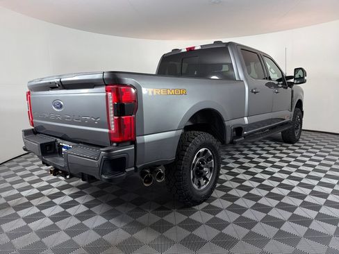 Used 2024 Ford F250 Lariat w/ Lariat Ultimate Package AWD/4WD image 3